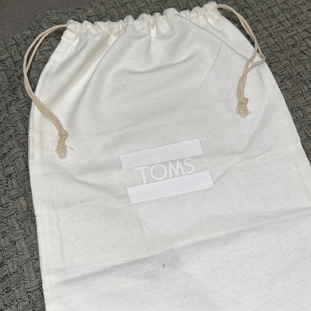 TOMS dust bag